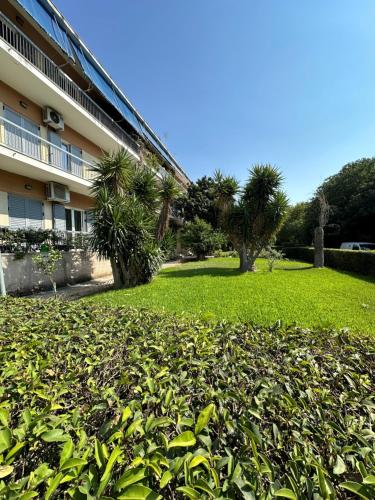 Newly Remodeled Dream Condominiun in Kifisia with Garden & Grass Lawn