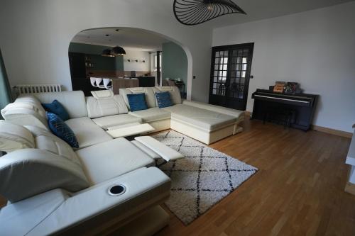 Χώρος καθιστικού στο Maison Aqua with Private Spa, Jacuzzi, Pool, Hammam