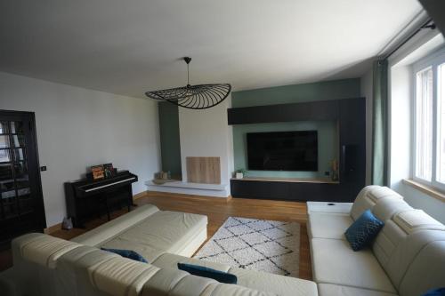Χώρος καθιστικού στο Maison Aqua with Private Spa, Jacuzzi, Pool, Hammam