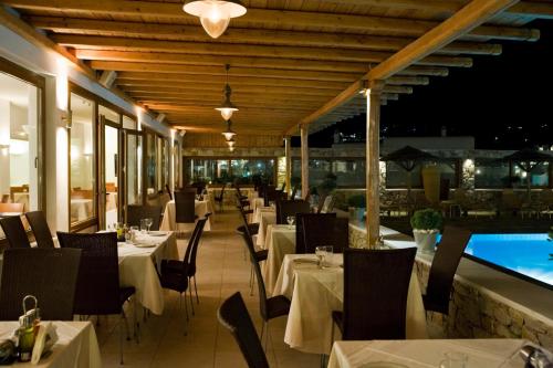 Bazén v ubytování Yiannaki Hotel nebo v jeho okolí