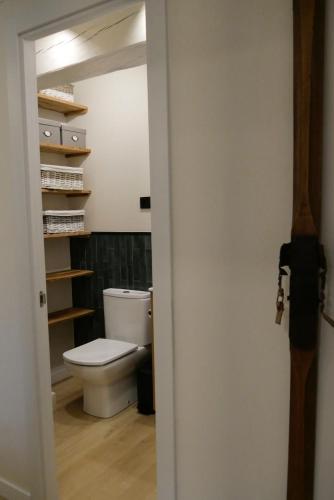 Ένα μπάνιο στο Arties Lodge