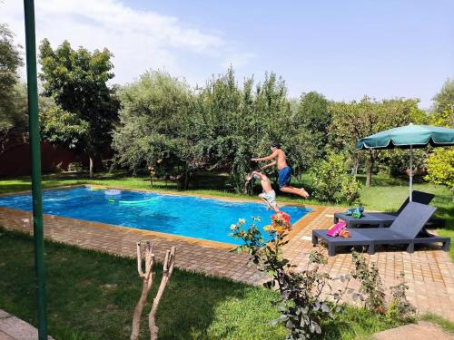 La alberca dentro o cerca de Charming Villa with Pool
