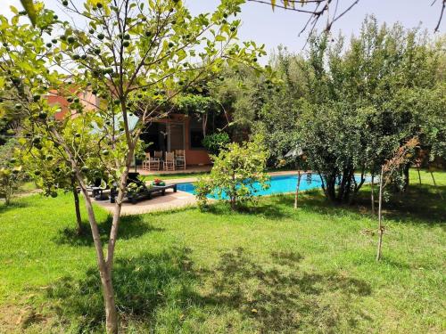 La alberca dentro o cerca de Charming Villa with Pool