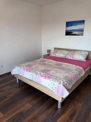 Apartments with parking space Mugeba, Porec - 24342