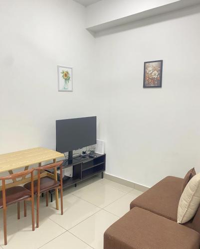 Μια τηλεόραση ή/και κέντρο ψυχαγωγίας στο Studio at Mesahill Nilai by D'KAY HOMES with Mall, near USIM KLIA