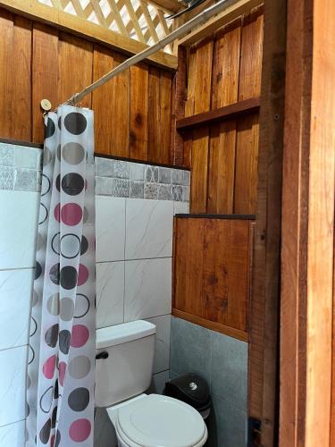 Un baño de Cabaña el Mango