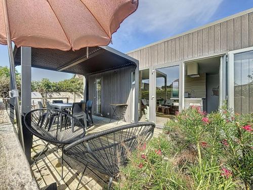 Mobil-Home Confort 6p, 3 Chambres, 2 SDB, Plage à 200m, Piscine Chauffée, Fitness, Wifi Gratuit - FR-1-361A-84