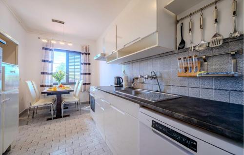 Beautiful Apartment In Medulin With Wifi