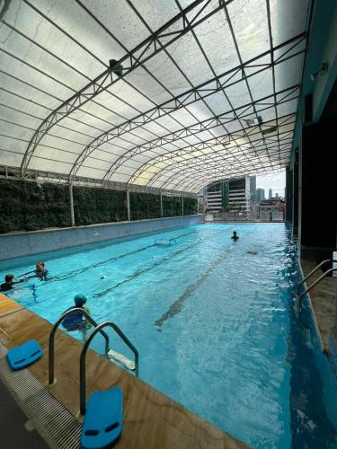 Bazén v ubytování A Venue Residences 2403 nebo v jeho okolí