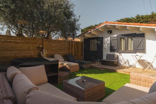 La Cabane de L'Olivier - Suite cosy avec jacuzzi & home cinéma