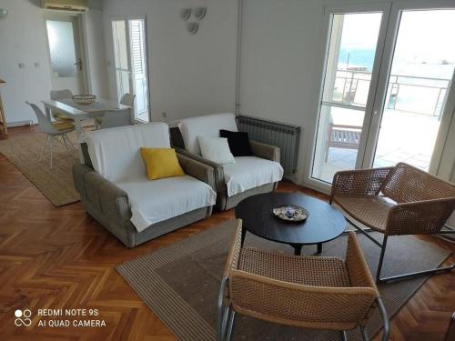 Amazing seaview apartment with a balcony near the beach - Kneza Trpimira I