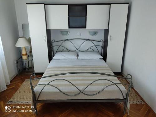 Amazing seaview apartment with a balcony near the beach - Kneza Trpimira I