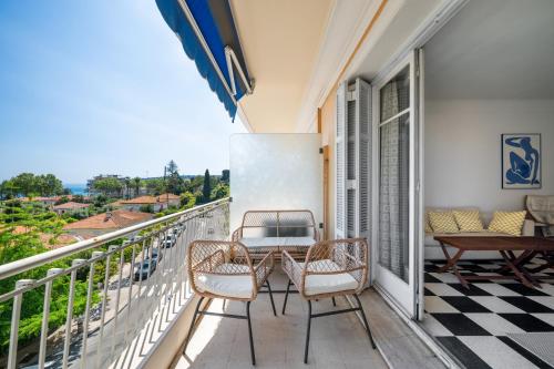 Sunny apartment with balcony