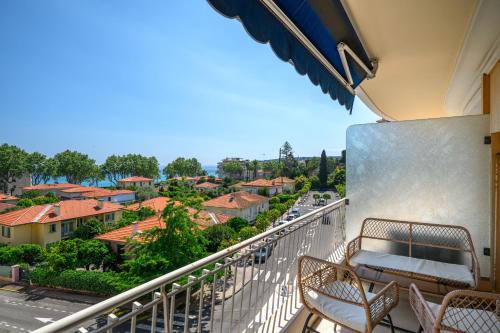 Sunny apartment with balcony