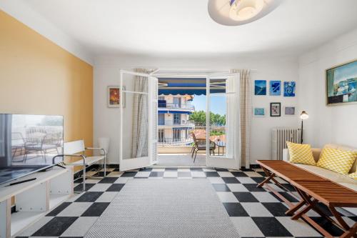 Sunny apartment with balcony