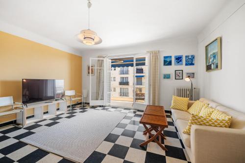 Sunny apartment with balcony
