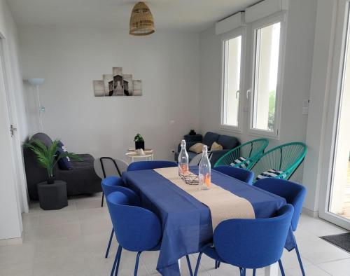 Villa Germaine les pieds dans l'eauにあるシーティングエリア