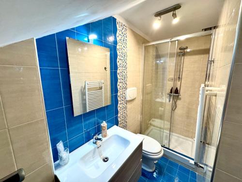 Koupelna v ubytování Villa Teresa con piscina costiera amalfitana