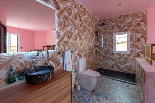 Ένα μπάνιο στο Villa Flamingo Lujo