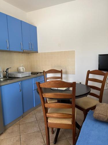 Kuchyňa alebo kuchynka v ubytovaní Apartments Pralija