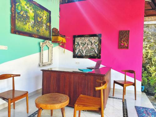 Imagen de la galería de Lai's Lodges - Quiet Jungle Retreat w River & Jungle Views, 4Km to Central Ubud, en Ubud