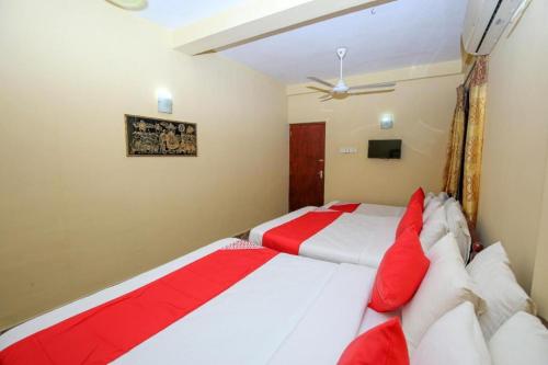Postel nebo postele na pokoji v ubytování Kandy Paradise Resort & Spa