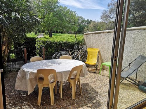 T2 RDC, terrasse au calme, Résidence avec piscine