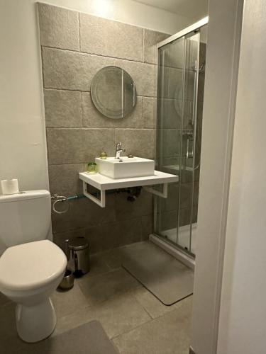 Koupelna v ubytování Chambres privées - Maison d hôtes Piot - Pennes-Le-Sec Drôme