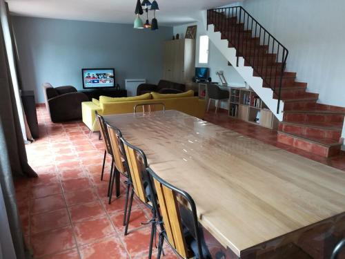 Photo de la galerie de l'établissement Grande villa, piscine, 4 chambres, 15 min plage, à Saint-Cyr-sur-Mer