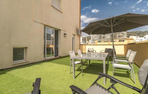 3 Bedroom Lovely Apartment In Torremolinos