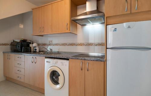 3 Bedroom Lovely Apartment In Torremolinos
