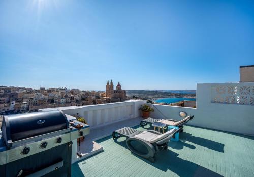 Seaview Rooftop, 3 bed, 2 bath