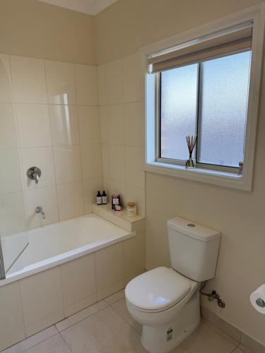 Ένα μπάνιο στο Easy living BnB in Kilmore