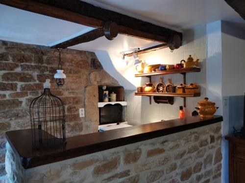 Dapur atau dapur kecil di Le gîte de Latour Bas