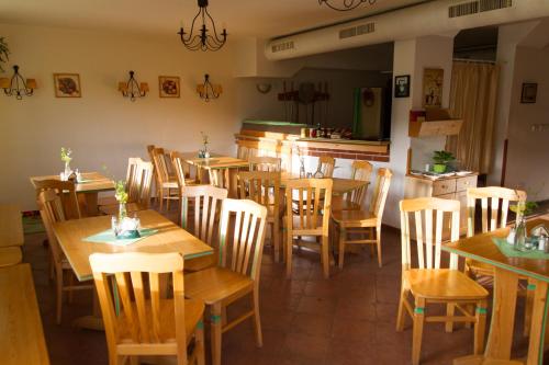 Restaurant o un lloc per menjar a Guest House Kaskáda