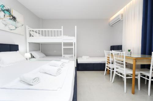 Postel nebo postele na pokoji v ubytování Vila Feliz - Premium Rooms with Free Private Parking