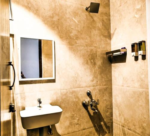 Gallery image of VERY Posh SF 2BHK - Heart of Py- 2KM to main beach JOY in Puducherry