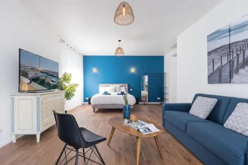 Extra spacious Apartment 5 min walk to Sea & Tram