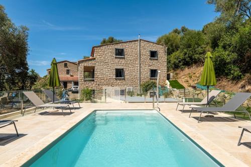 Cozy Apartment with Pool