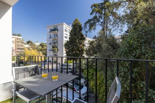 Extra spacious Apartment 5 min walk to Sea & Tram