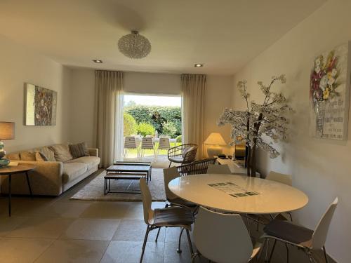 Photo de la galerie de l'établissement T3 Cote Plage n 19 by Pinarello Villa Services, à Pinarellu