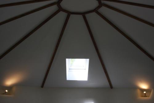 Fotografie z fotogalerie ubytování Buzzards Nest Glamping Holly v destinaci Combe Saint Nicholas