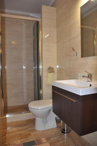 Ένα μπάνιο στο Hotel Mis
