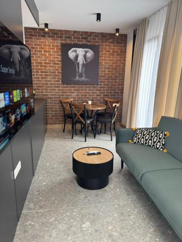 AD Luxe Suites 2