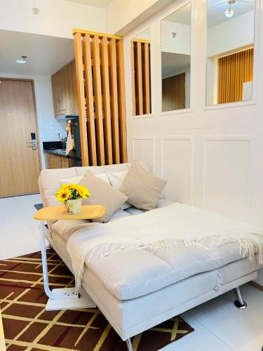 Postel nebo postele na pokoji v ubytování Amazing Condo Unit Shore 3 - walking distance to MOA - Pasay - 2 Beds - with 1 extra bed
