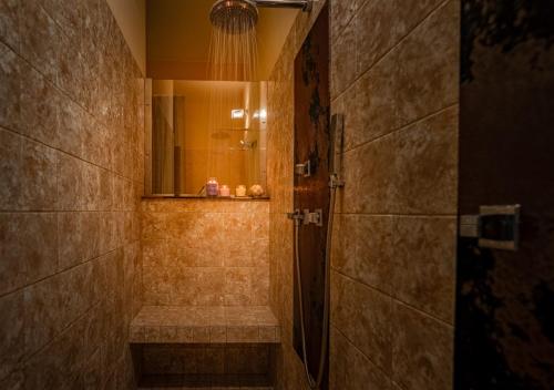 Koupelna v ubytování Villa con Piscina immersa nel Verde - Montecarlo - Horizonte Selections
