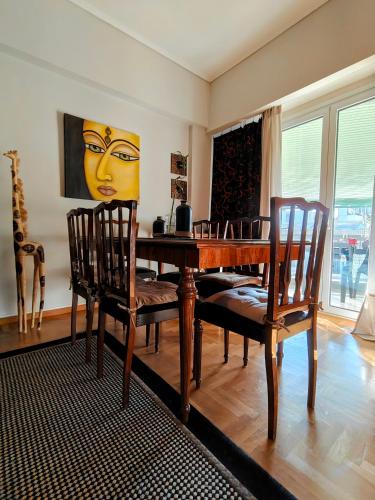 Art Interior Apartment in Athens next to Metro Stations & All Hospitals