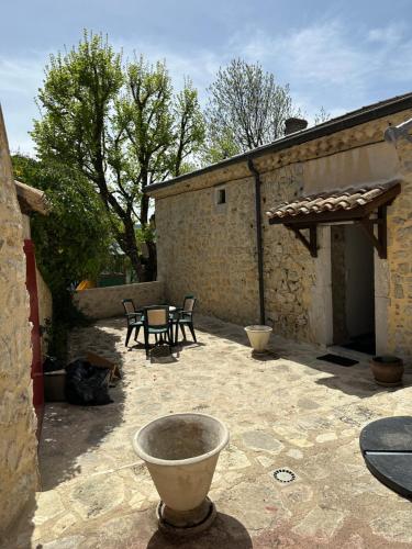 Patio nebo venkovní prostory v ubytování Chambres privées - Maison d hôtes Piot - Pennes-Le-Sec Drôme