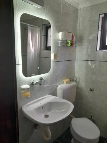 Koupelna v ubytování Apartman Sanika