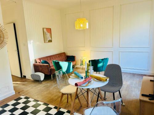 Charmant rez-de-jardin lumineux en plein centre ville de Grenoble